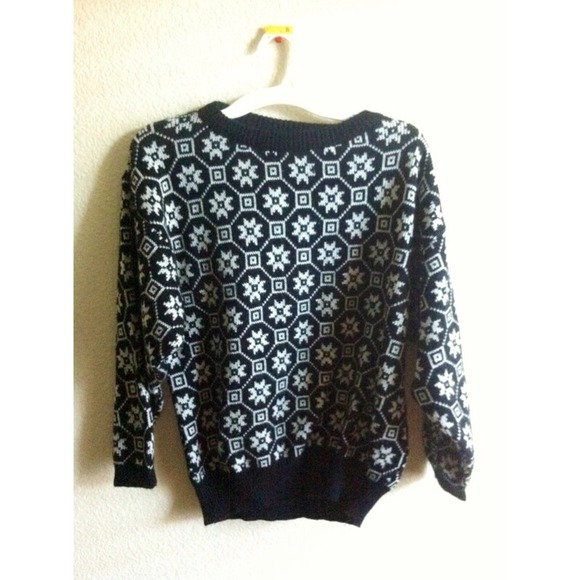 🚫SOLD 🚫Patterned oversized sweater