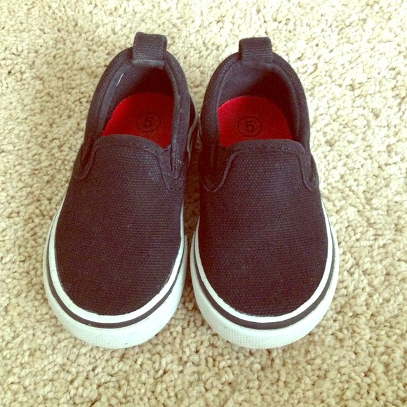 Black slip on toddler shoes.