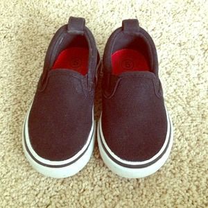 Black slip on toddler shoes.