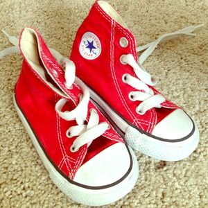 Red toddlers converse size 5