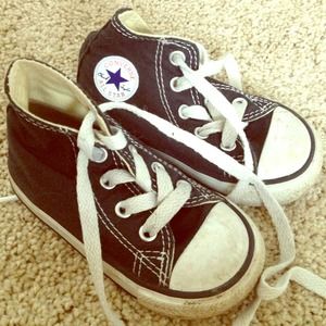 Black toddler converse size 5