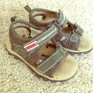 Toddler Velcro strap sandals size 5