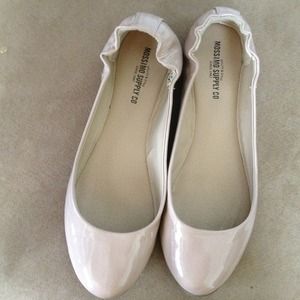 7.5 pink patent leather ballet flats