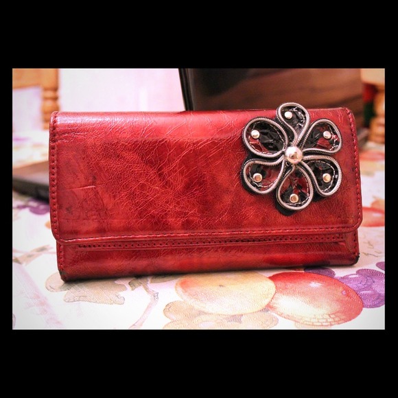 Wallet - Picture 1 of 1