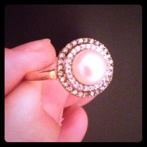 REAL 14kt Gold pearl diamond ring. Size 6.