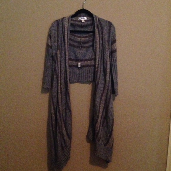 Very VERY Cute cream and grey Sweater