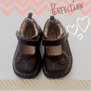 ⬇️Baby girls brown Mary Jane shoes size 5