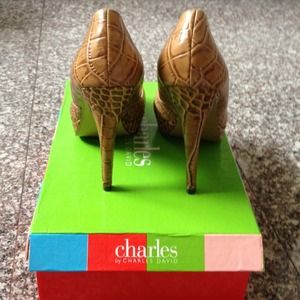 Sexy croc pumps by Charles David