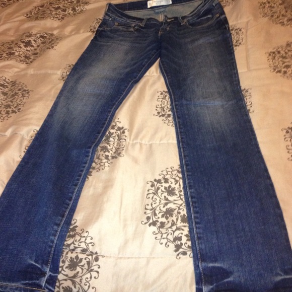 Bundle A&F skinny jeans one is 4 r and the other - Picture 2 of 4