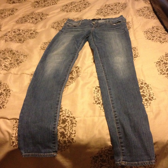 Bundle A&F skinny jeans one is 4 r and the other - Picture 4 of 4