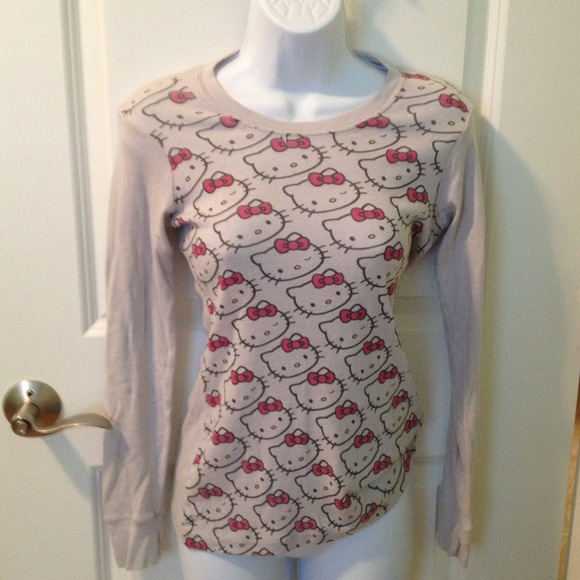 ❌SOLD❌Hello Kitty grey long sleeve t shirt