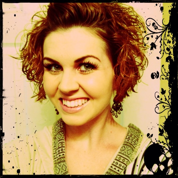 Meet your seller!! Meg Garcia! Disney Entertainer!