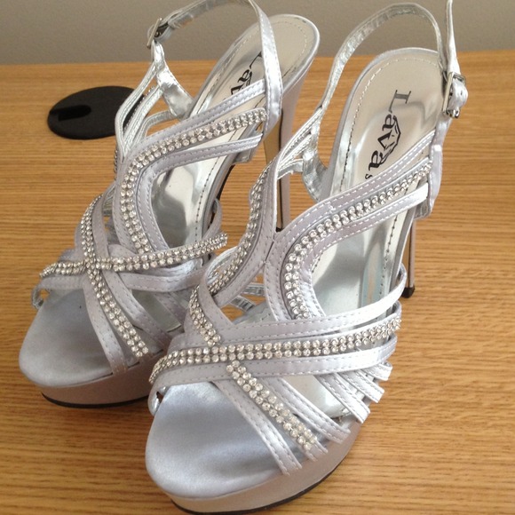 silver 5 1/2 heels