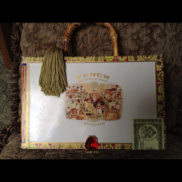 PURSE - Picture 4 of 4