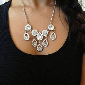 SOLD 🎀 Silver Necklace 🎀