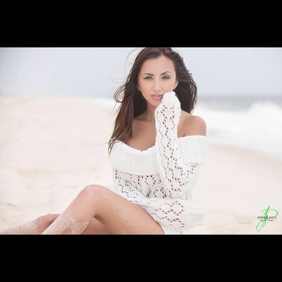 Sweaters - White comfy knit sweater