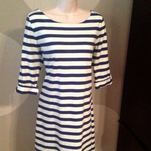 ///SOLD in Bundle/// OLD NAVY 3/4 Striped Dress - Picture 4 of 4