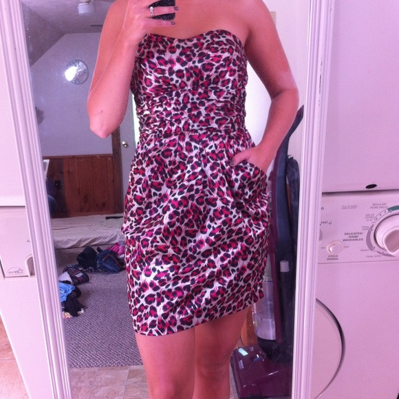 dress - Picture 2 of 4