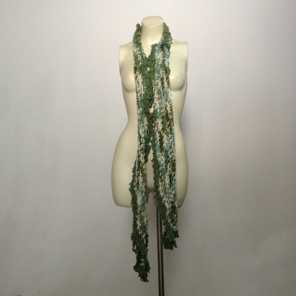 🌟BOGO 1/2 off🌟 Handmade chunky scarf - Picture 2 of 3
