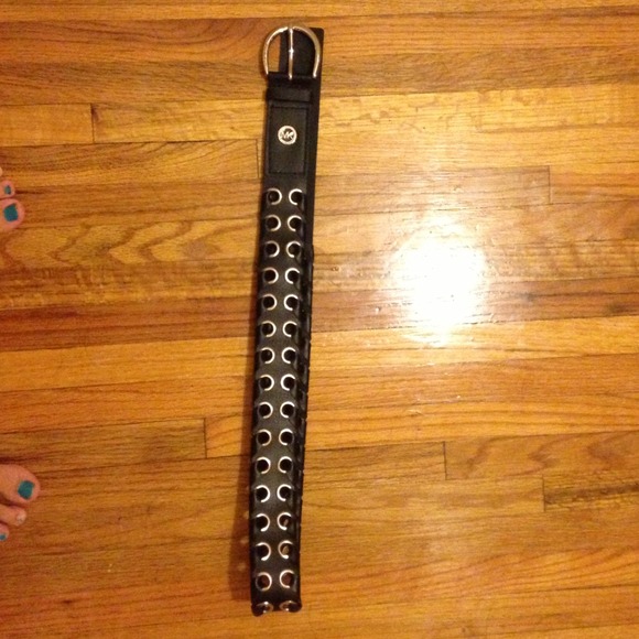 🚫SOLD in Bundle🚫 Michael Kors black leather belt - Picture 2 of 3