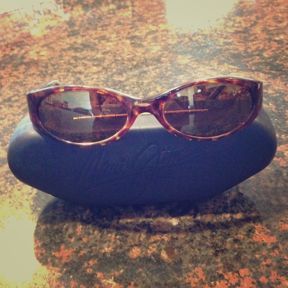 Maui Jim oval tortoise sunglasses