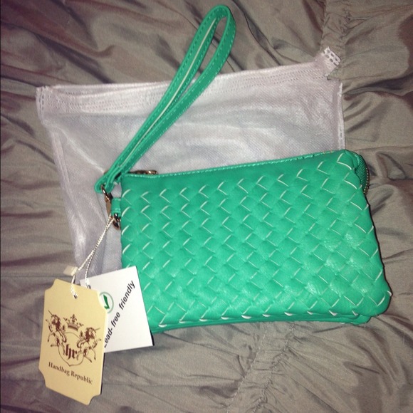 ❌SOLD❌Teal Green Leather Wristlet or Purse - Picture 2 of 4