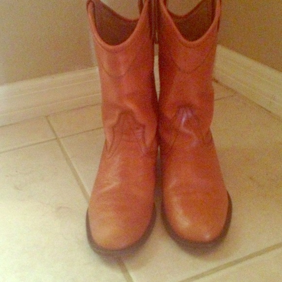 Boots - Picture 1 of 4