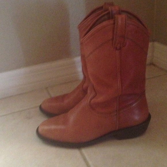 Boots - Picture 2 of 4