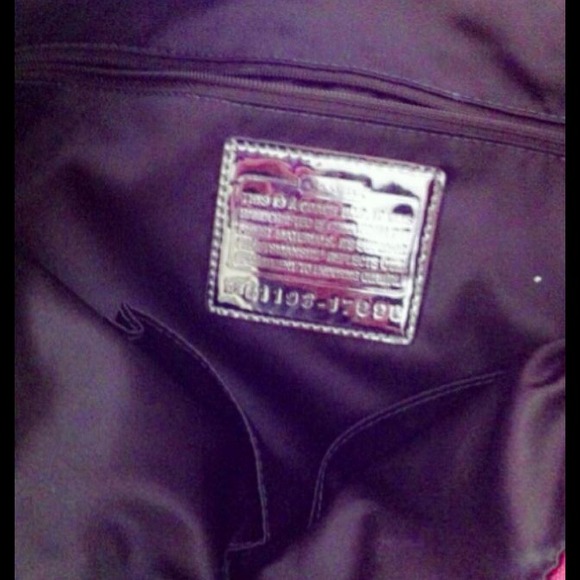 Large coach purse - Picture 3 of 4