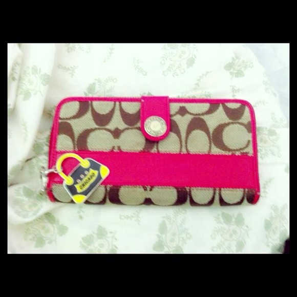 Coach wallet