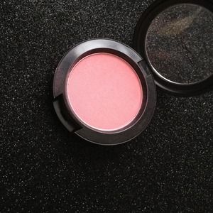 Limited Edition MAC blush in LoveCloud