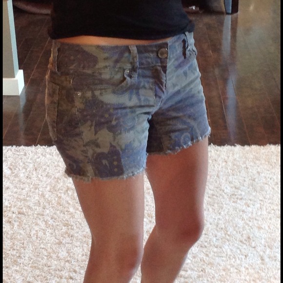 Ae stretch shorts with 2% spandex size 0