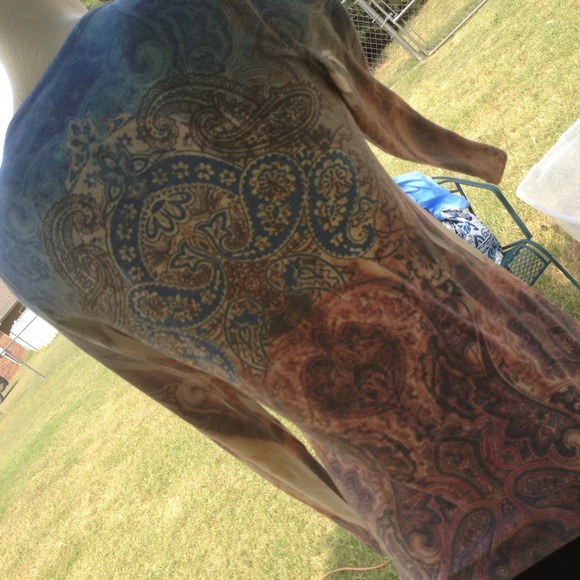 Beautiful fall top. Pictures don't do it justice! - Picture 3 of 4