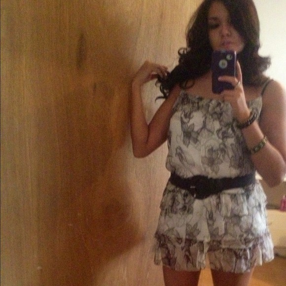 REDUCED PRICE!!! Stylish fluttery dress - Picture 3 of 4