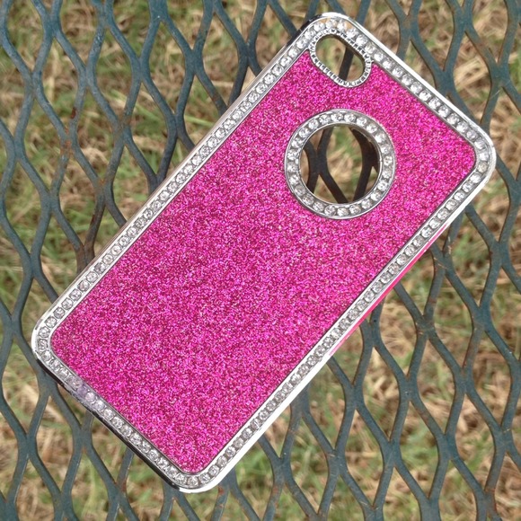 Accessories - HOLD Cute Blingy pink iPhone 4/4s case.