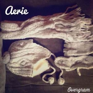 🔴SOLD🔴Aerie Grey Hat, Scarf, and Glitten Set