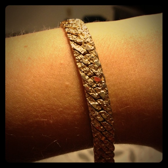 BUNDLE!!! Bracelets and earrings