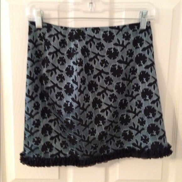 🎉HP 10/25🎉🎉🎉Nicole Miller printed skirt