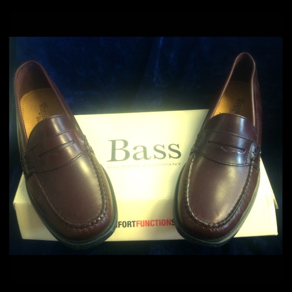 Bass loafers size 6 and 1/2 medium
