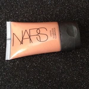 Nars Illuminator in Laguna.
