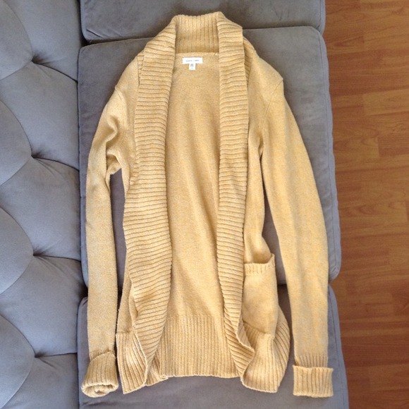 Hold for nikidemayo trade