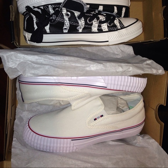 9.5 Shoes - Sneakers