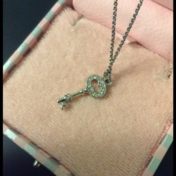 ❌SOLD❗️Authentic Juicy Key necklace.