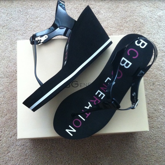 **SALE** BCBG - SPRING SANDALS