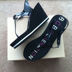 **SALE** BCBG - SPRING SANDALS