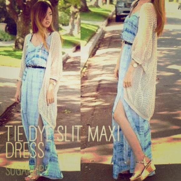 ❌❌SOLD❌❌gorgeous blue maxi dress with slit