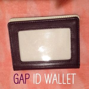 GAP id wallet NWOT