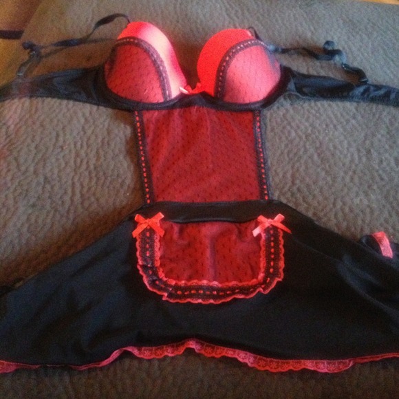 Intimates apron
