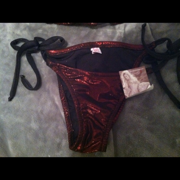 Colleen Kelly designs bikini! NWT! - Picture 3 of 3