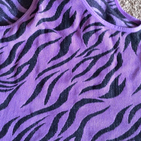 Tank tops - Picture 3 of 3